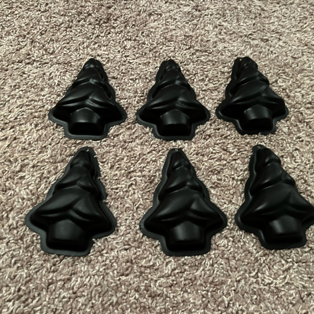 🐠Christmas Molds. Never Used.